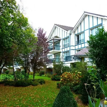 Avenue Francois 1er Daire *